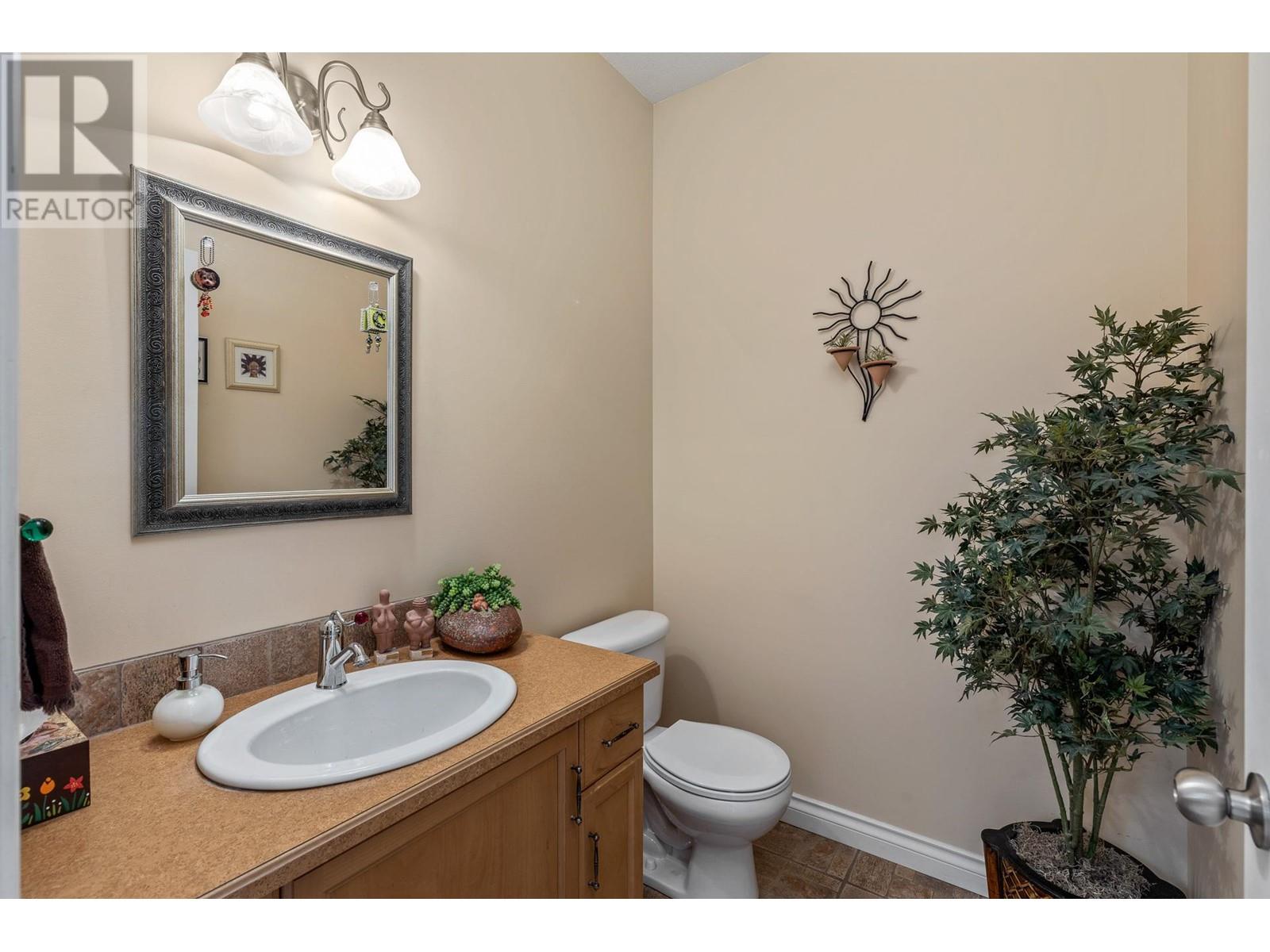  367 McCarren Avenue, Kelowna