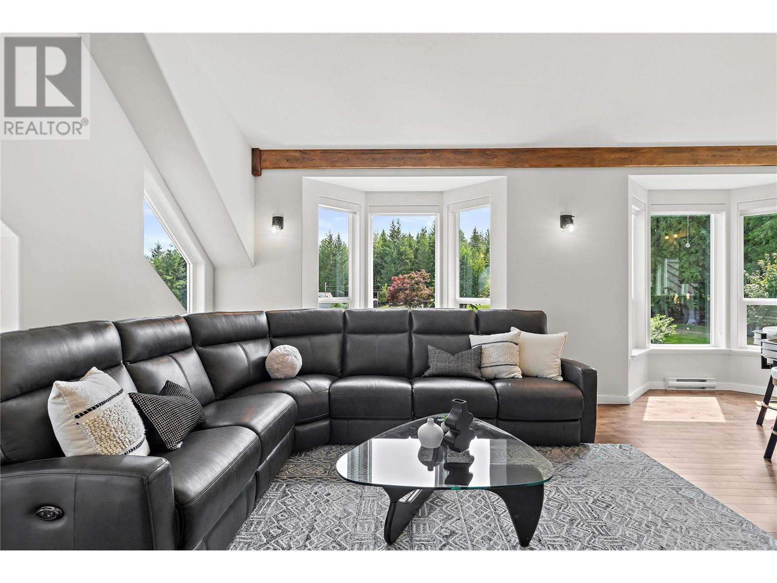 Photo 9 of 2672 Mckenzie Road, Sorrento BC