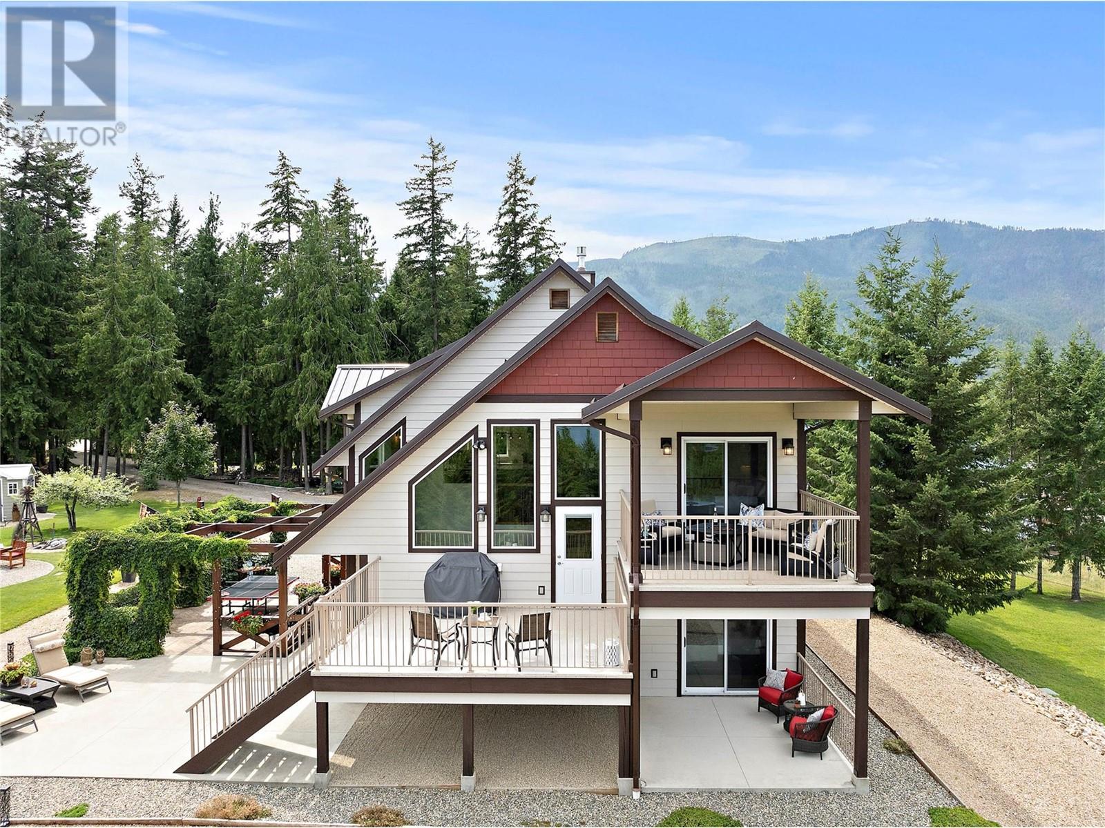 Photo 3 of 2672 Mckenzie Road, Sorrento BC