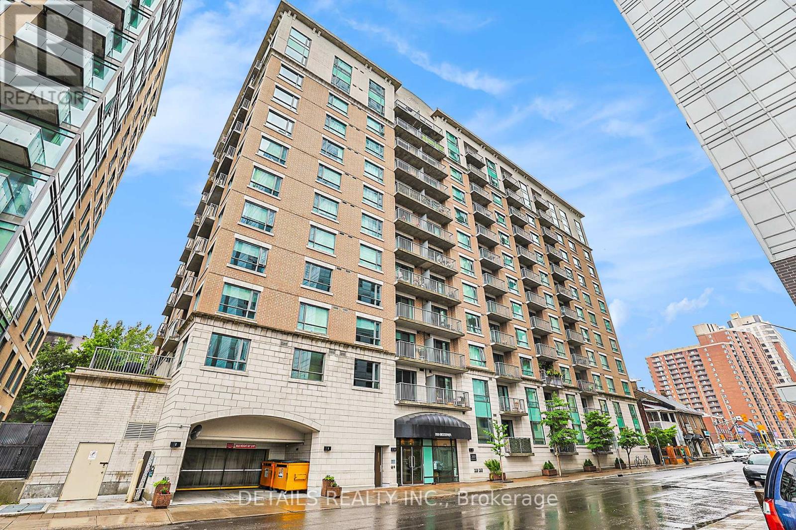 https://ddfcdn.realtor.ca/listing/TS638821444142430000/reb76/highres/4/x12128474_1.jpg