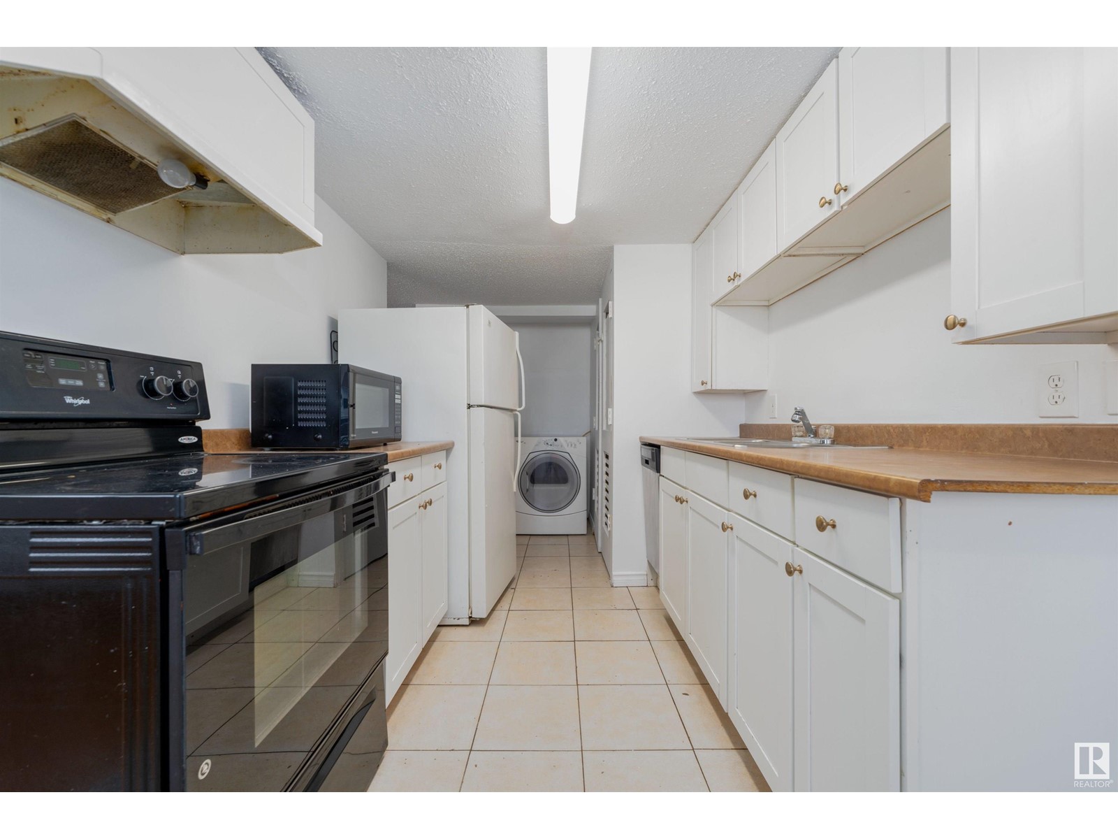 8425 29 AV NW, Edmonton