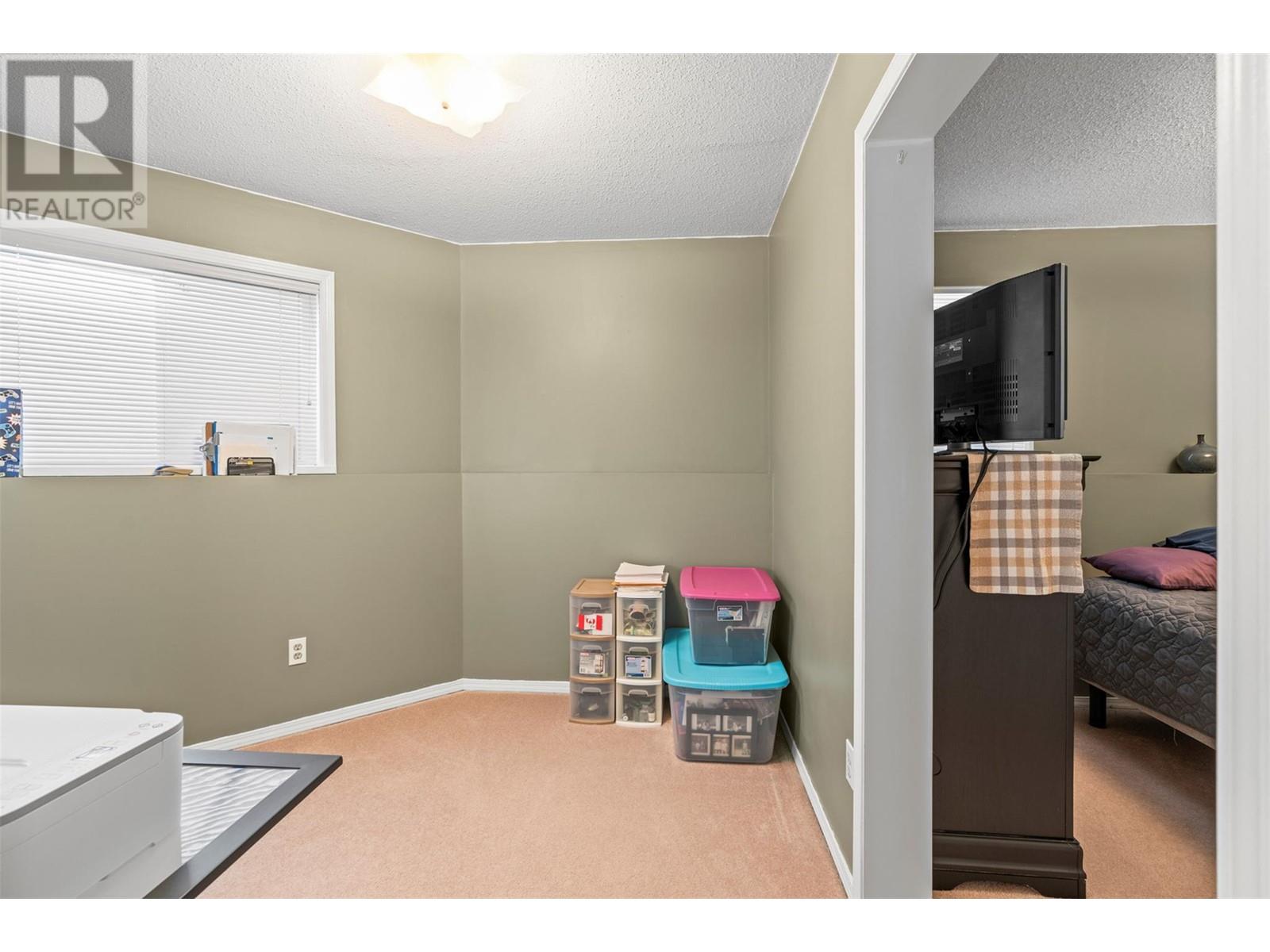 1 4404 Pleasant Valley Road, Vernon