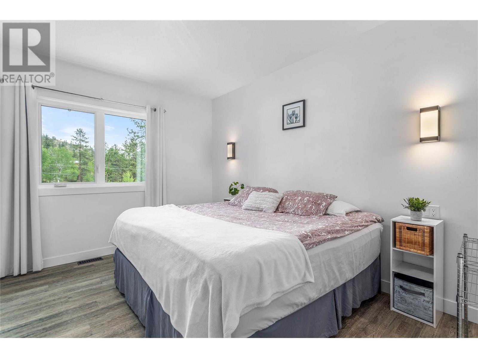 5308 Law Street, Peachland