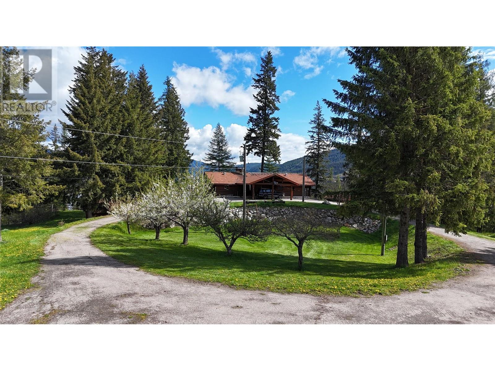 9898 Old Spallumcheen Road, Sicamous