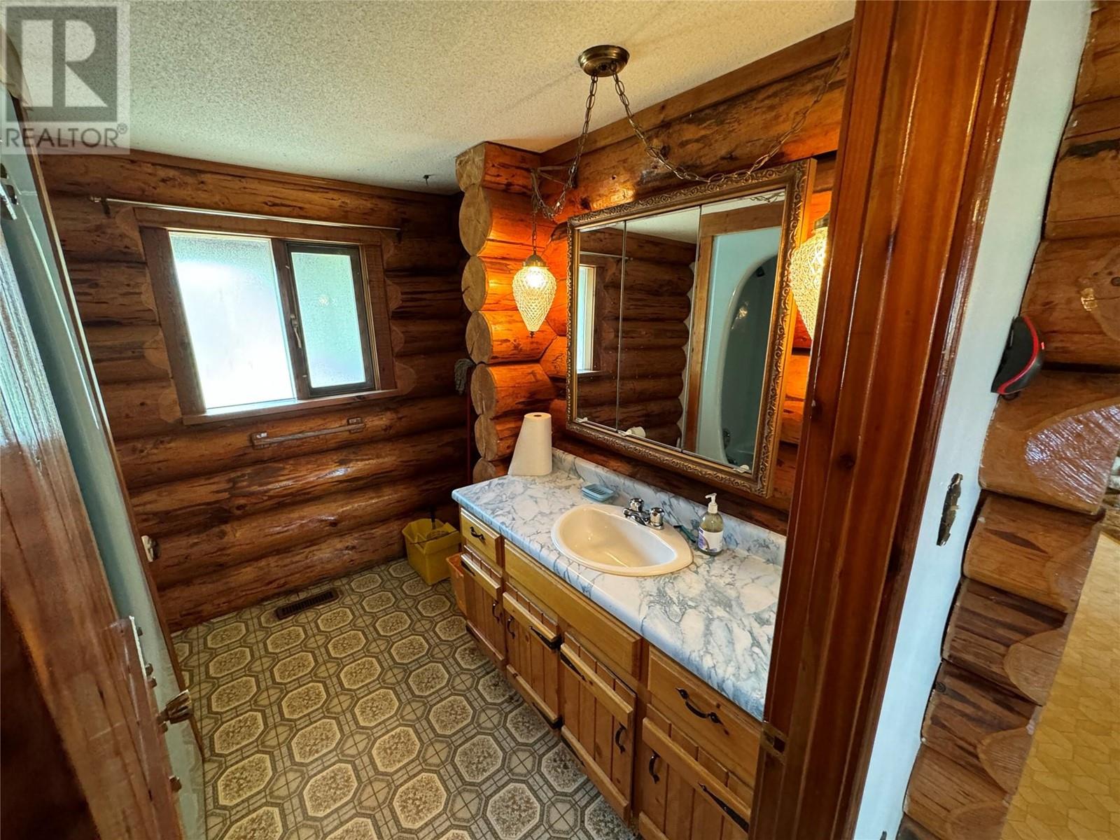 9898 Old Spallumcheen Road, Sicamous