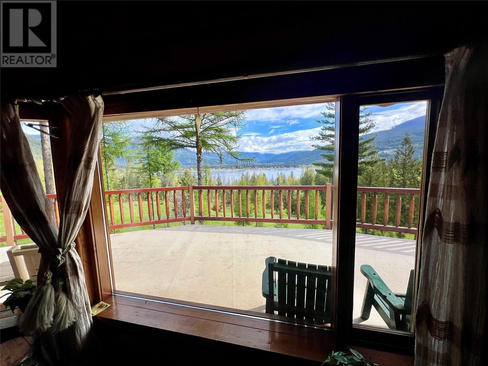 9898 Old Spallumcheen Road, Sicamous