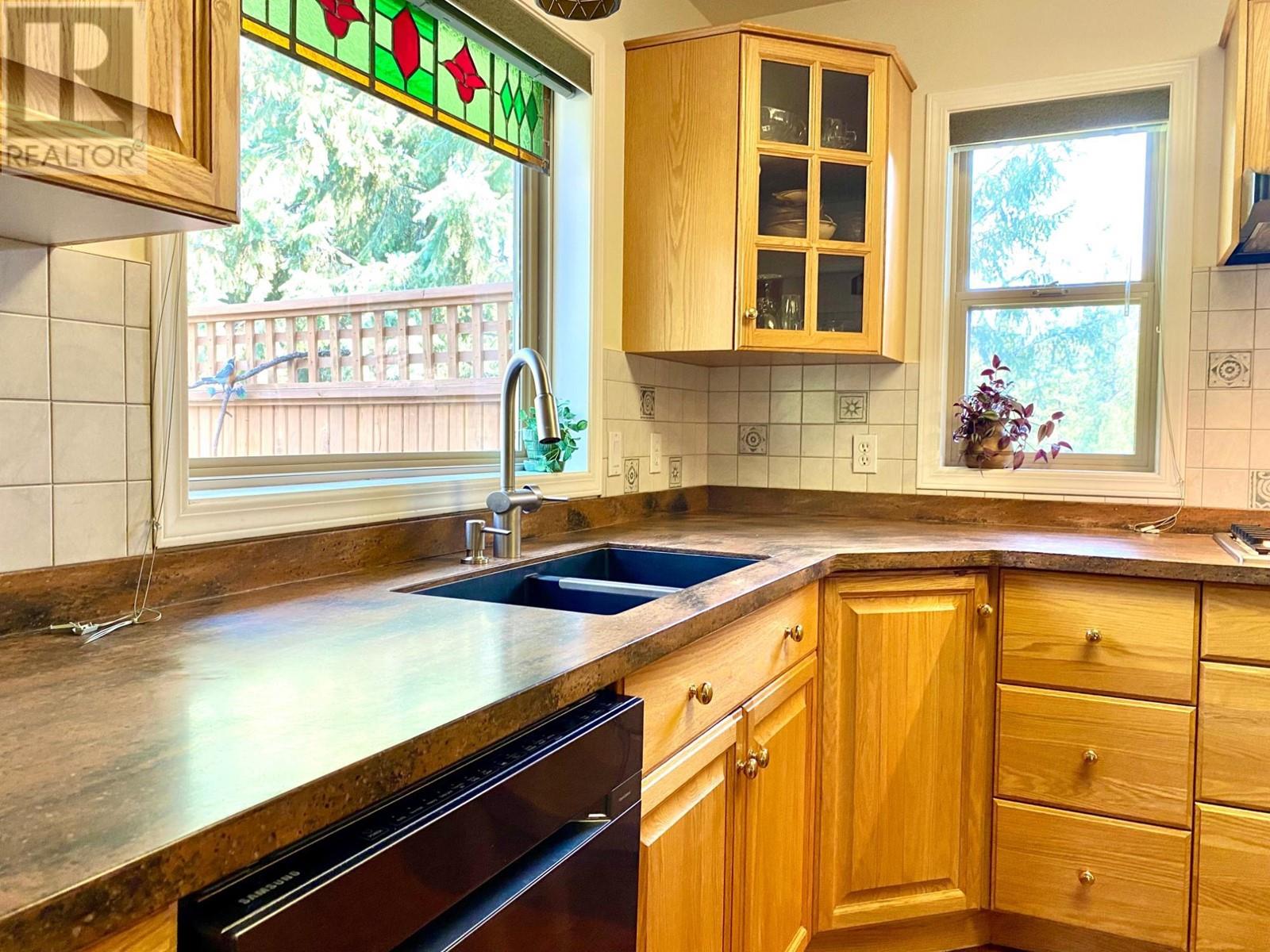 370 PROSPECT Drive, Grand Forks