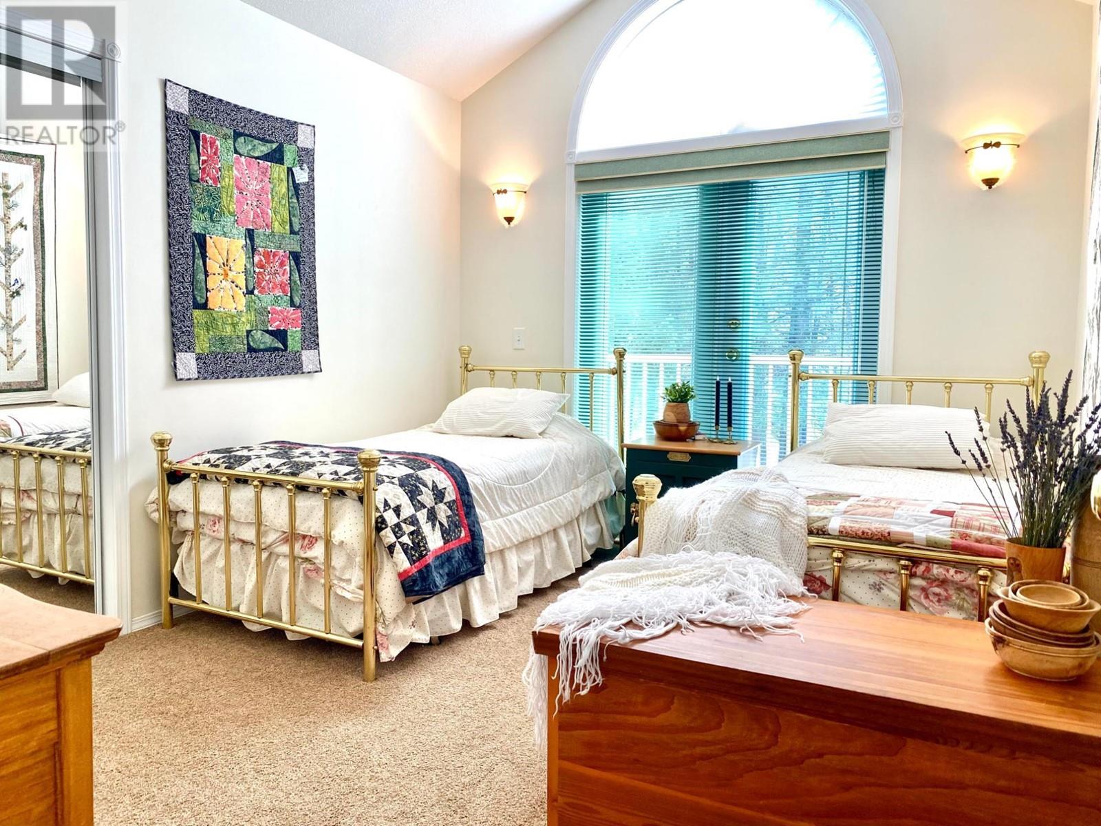 370 PROSPECT Drive, Grand Forks