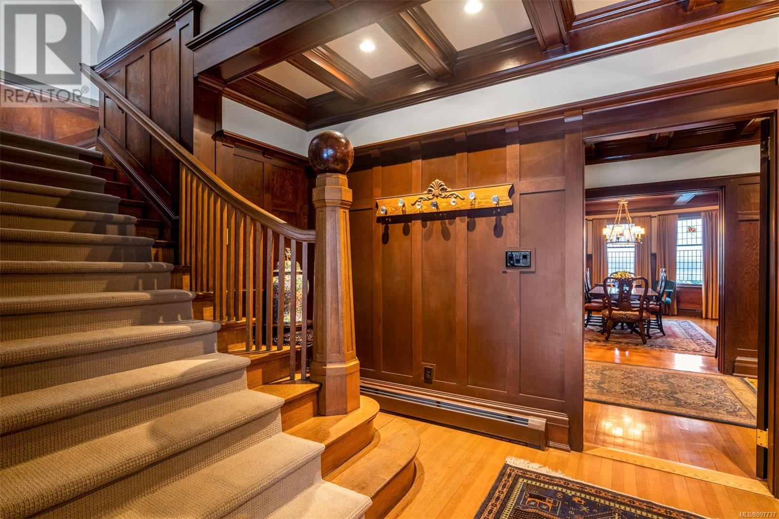  1030 St. Charles Street, Victoria