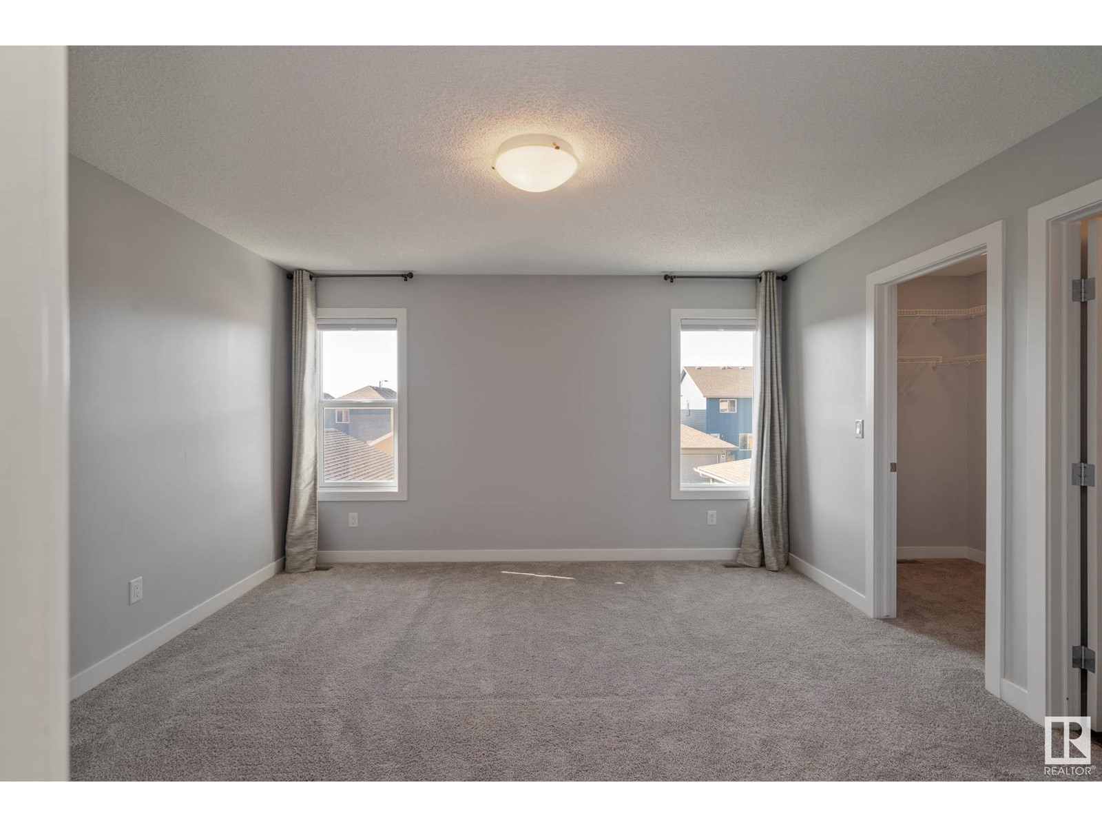 22207 89 AV NW, Edmonton