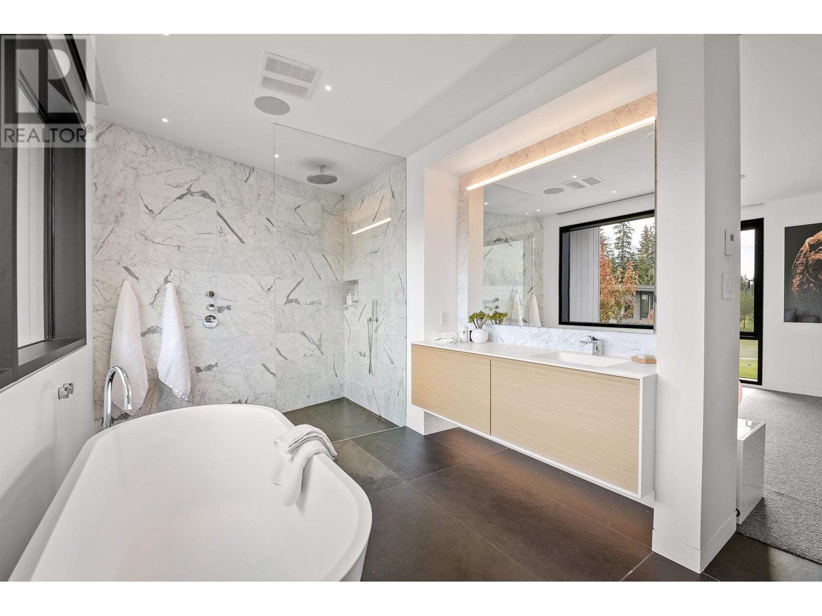 8080 CYPRESS PLACE, Whistler
