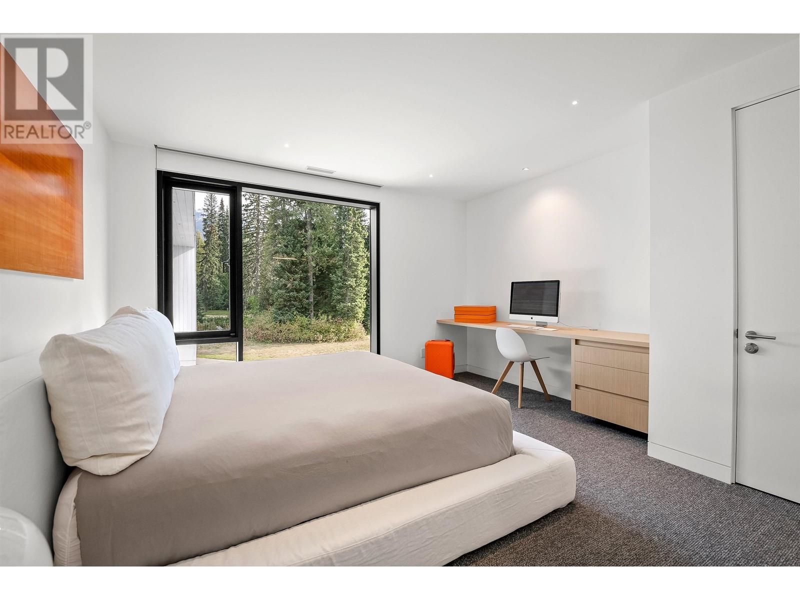 8080 CYPRESS PLACE, Whistler