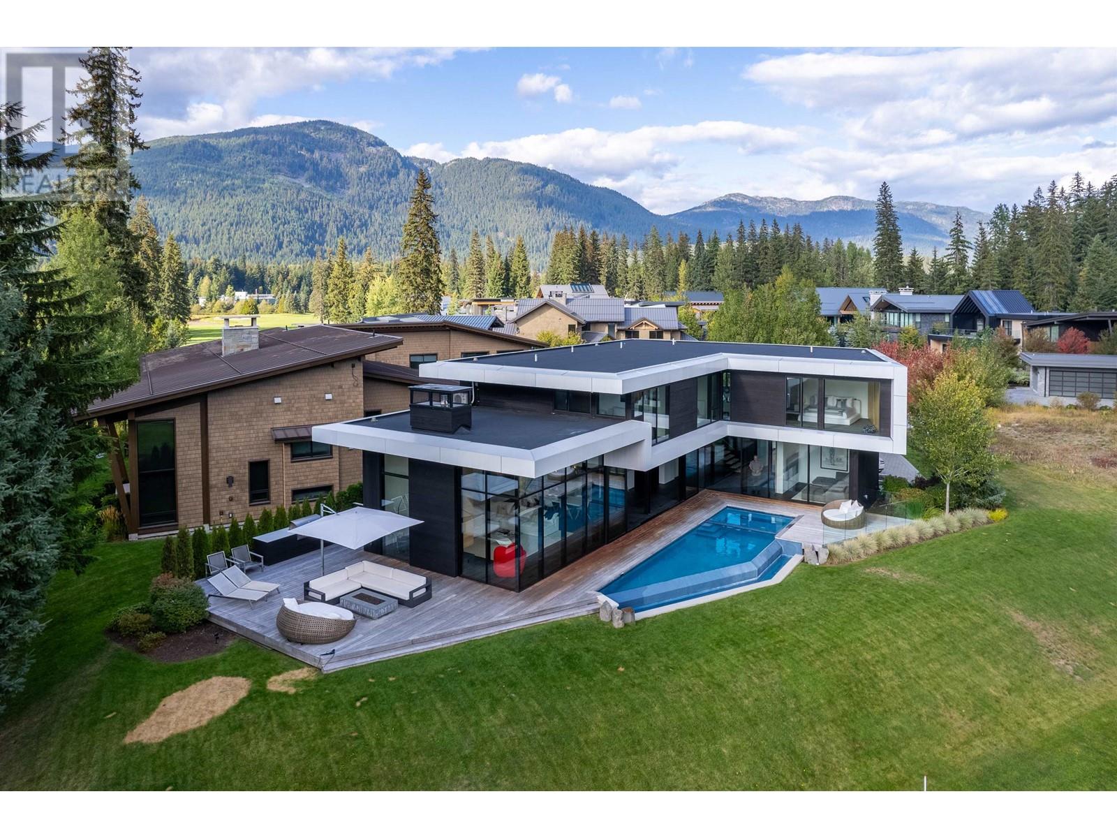 8080 CYPRESS PLACE, Whistler