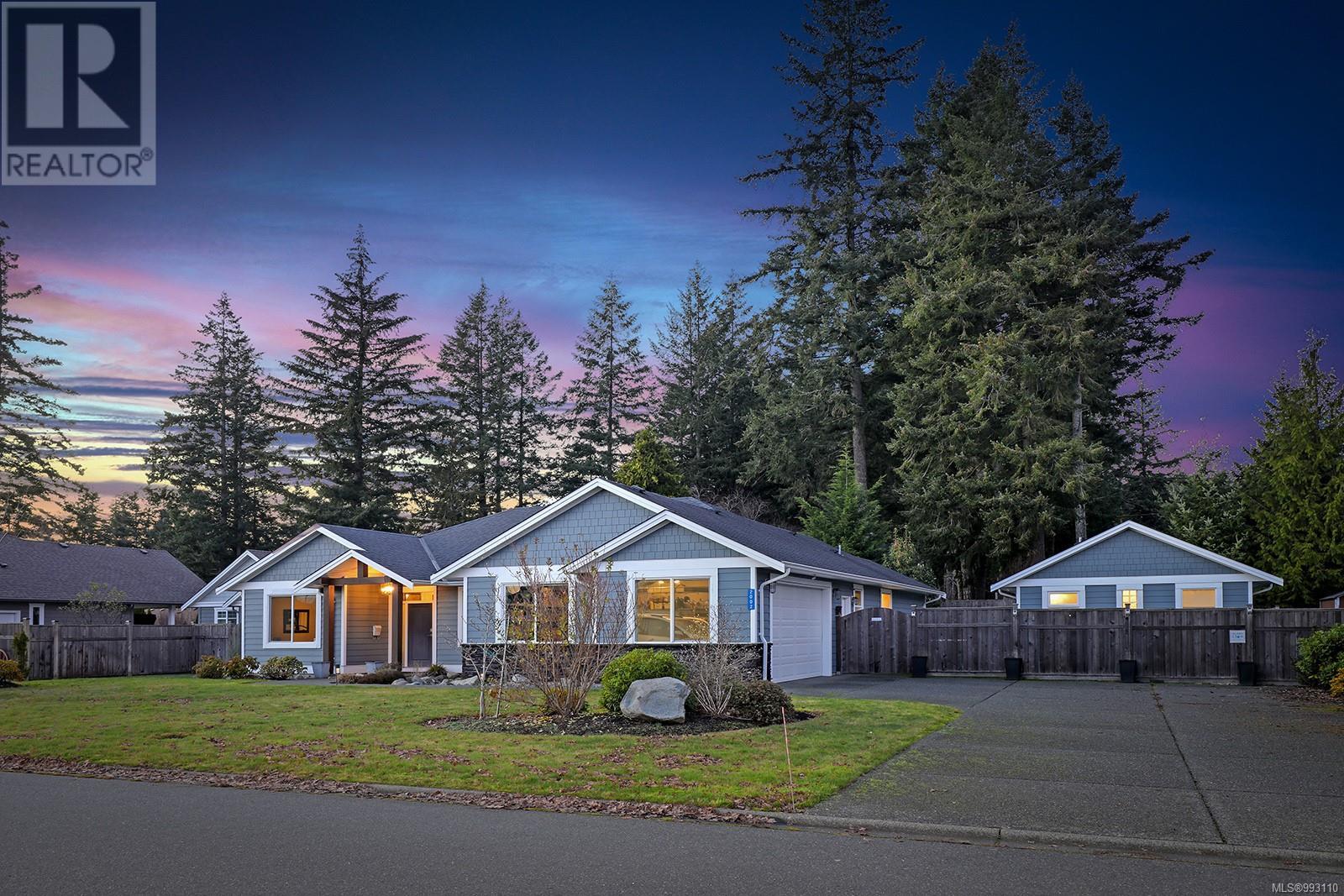 2002 Evans Pl, Courtenay