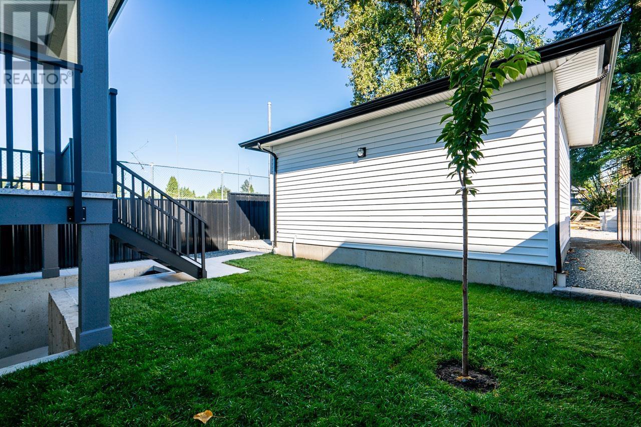 1941 PRAIRIE AVENUE, Port Coquitlam