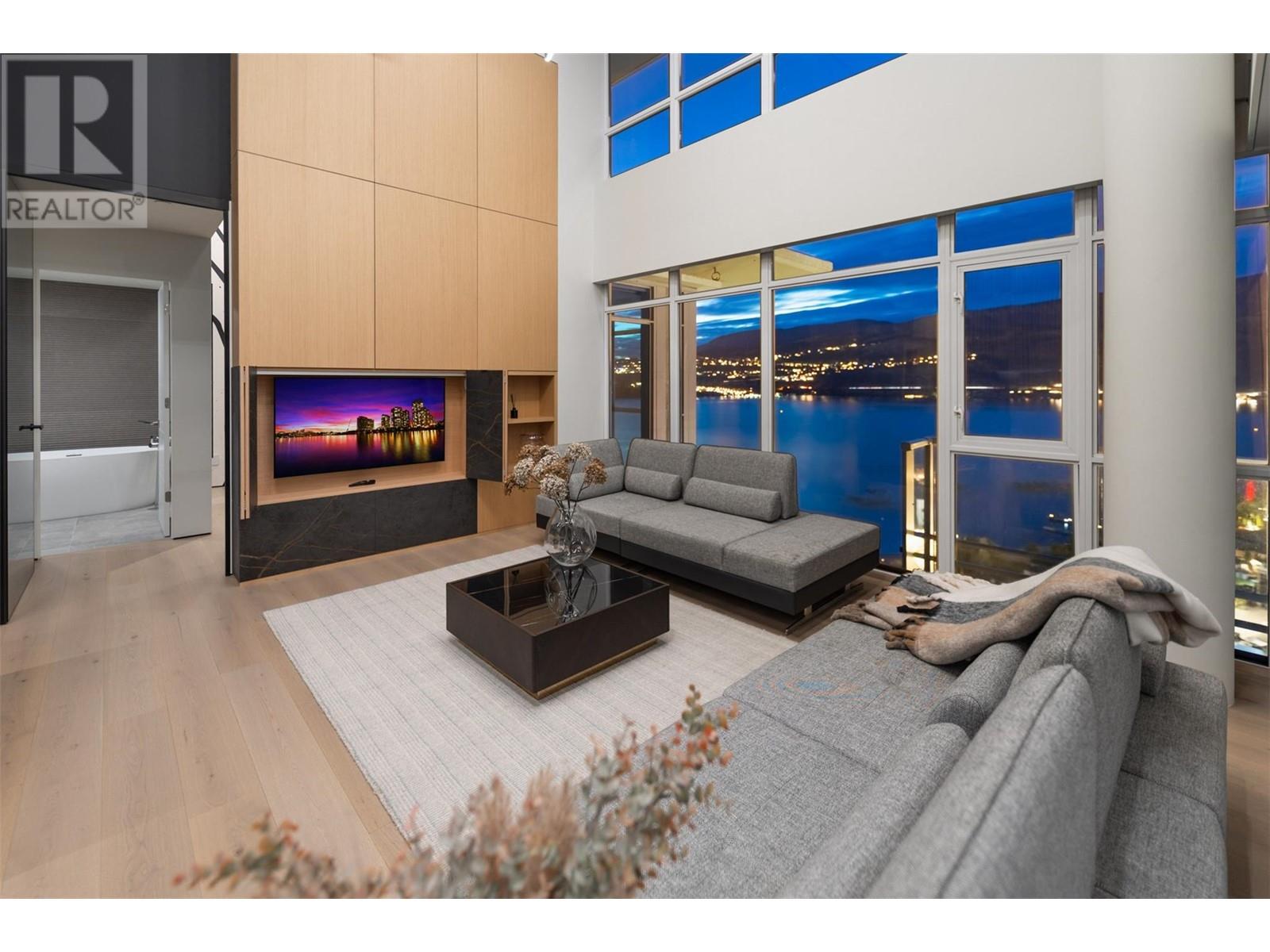 Photo 9 of 1075 Sunset Drive Unit Ph 1, Kelowna BC