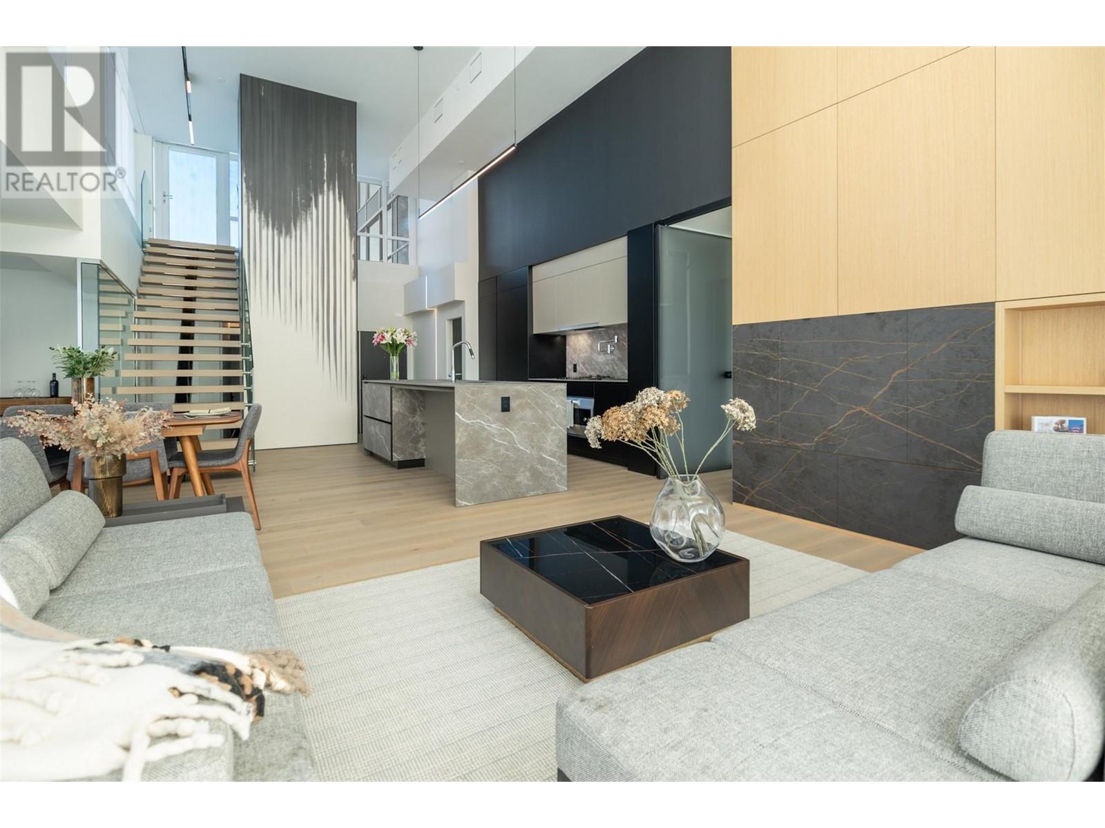 PH1 1075 Sunset Drive, Kelowna
