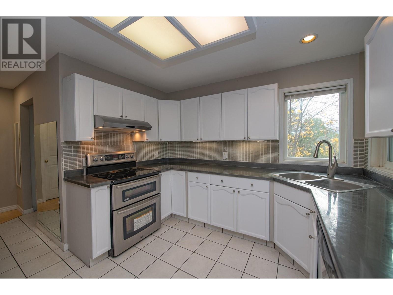  10580 Bonnie Drive, Lake Country