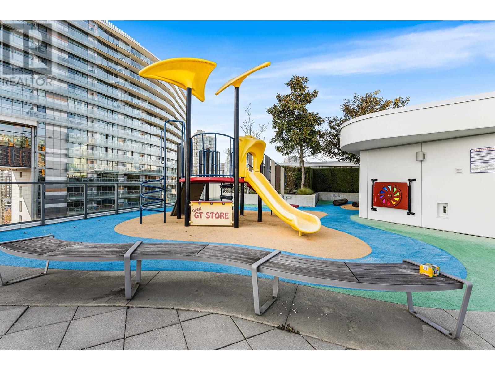 Photo 31 of 1585 87 Nelson Street, Vancouver BC