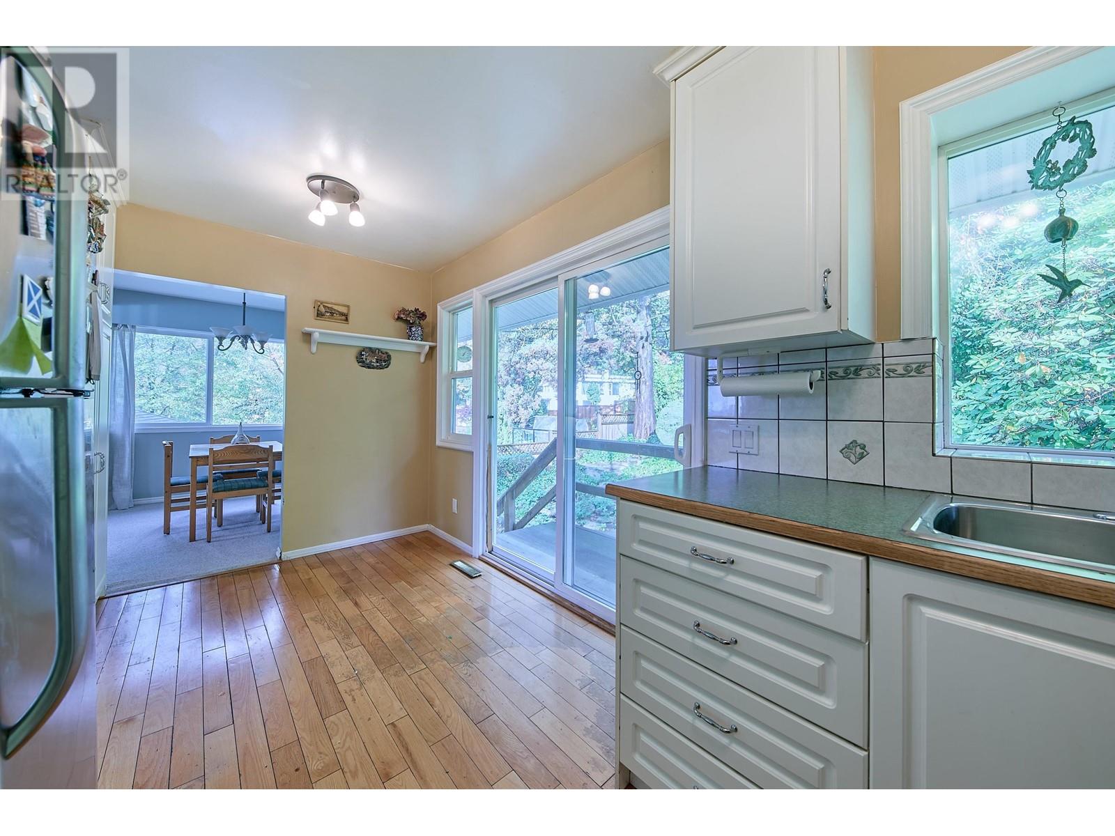 327 SEAFORTH CRESCENT, Coquitlam