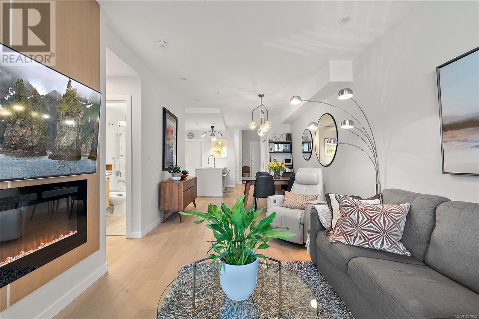 407 2285 Bowker Ave, Oak Bay