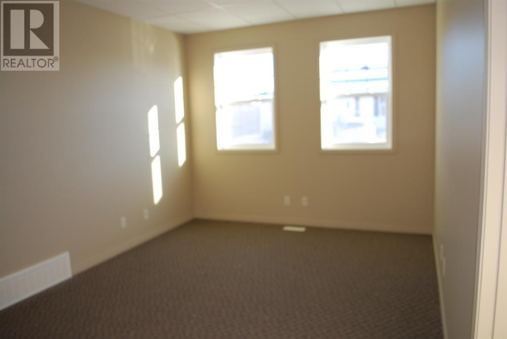 3, 4616 47 Avenue - Photo 4 of 9, Rocky Mountain House, Alberta