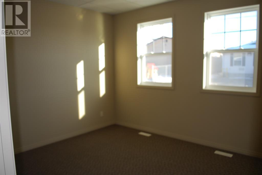 3, 4616 47 Avenue - Photo 5 of 9, Rocky Mountain House, Alberta