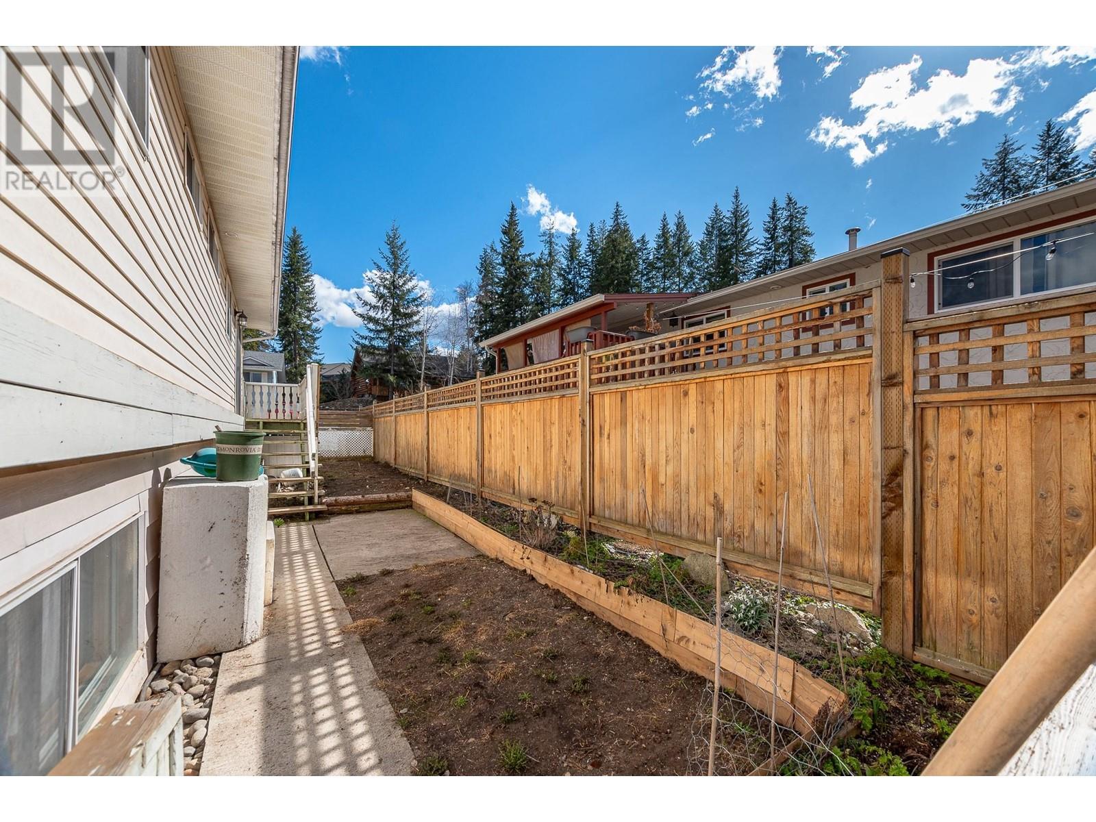  801 26 Street Southeast, Salmon Arm