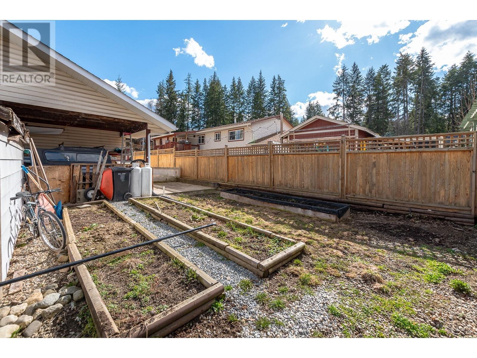  801 26 Street Southeast, Salmon Arm