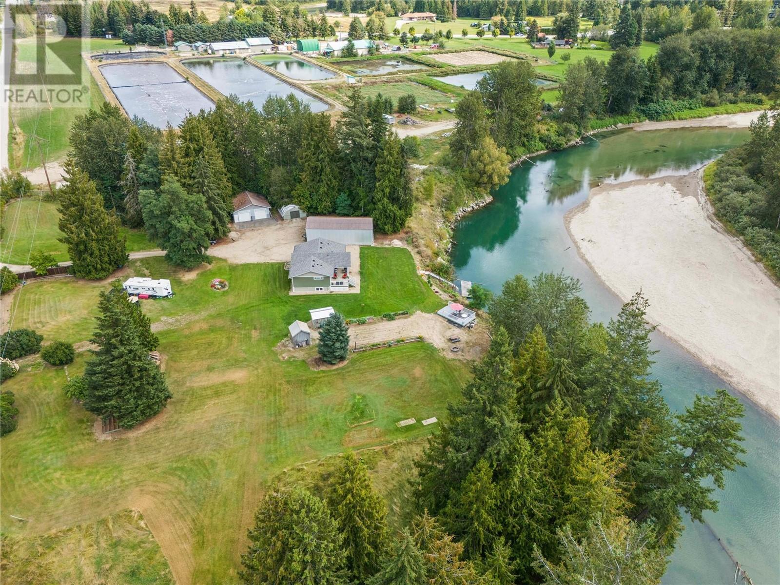  421 Hillier Road, Sicamous