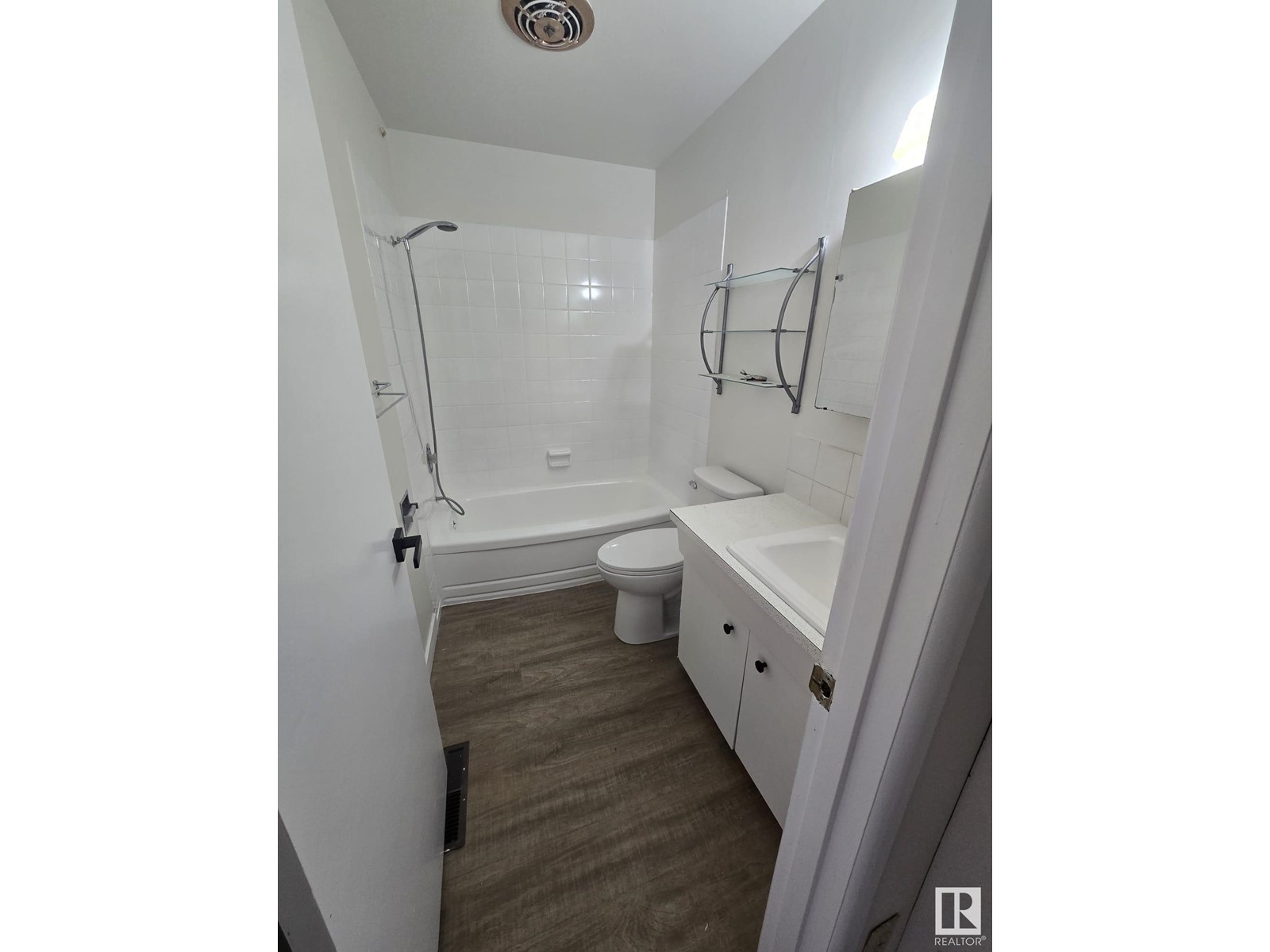 12935 / 12937 82 ST NW, Edmonton