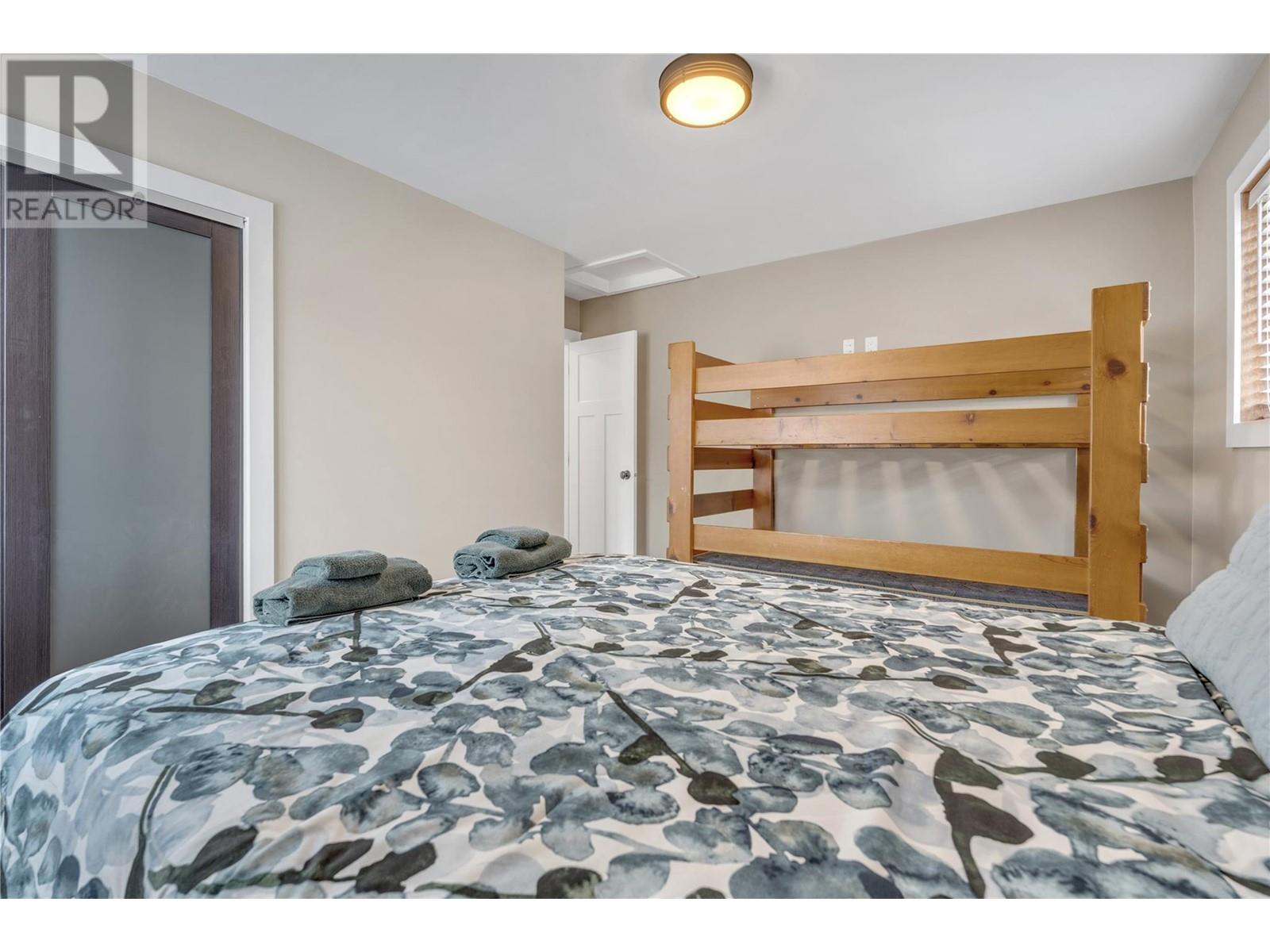 101 Skye Blue Loop, Princeton