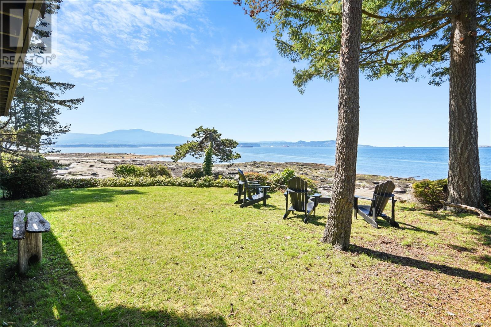 220-224 Decourcy Dr, Gabriola Island