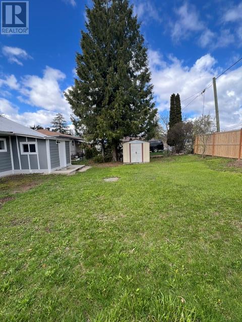 1924 Cook Street, Creston