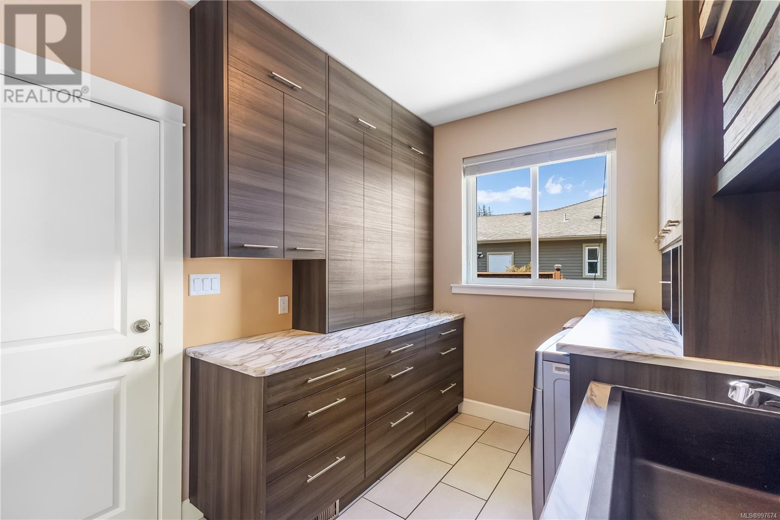 930 Timberline Dr, Campbell River