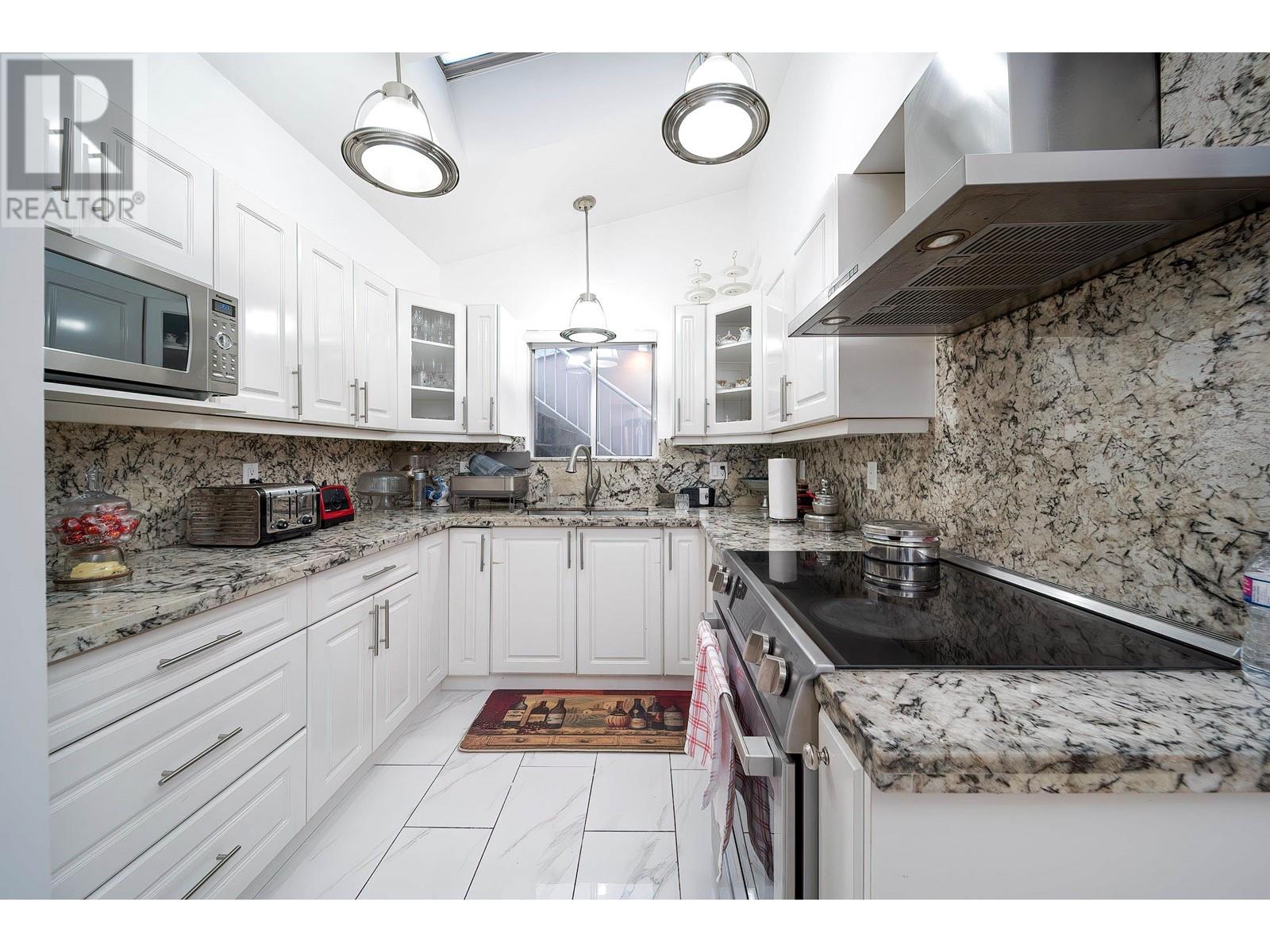 132 2211 NO. 4 ROAD, Richmond real estate listing R2999205
