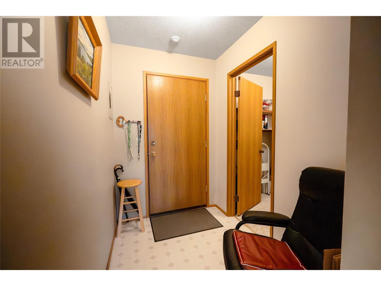 208 1055 glenwood Avenue, Kelowna