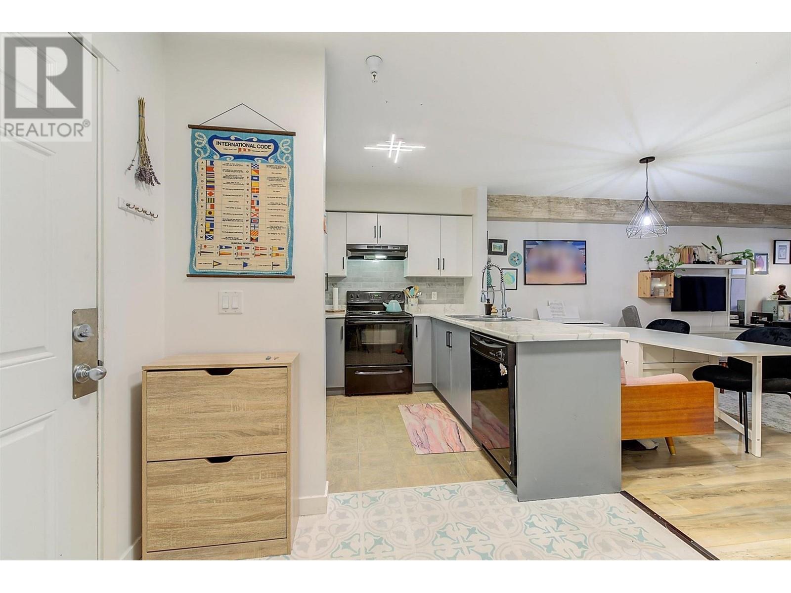 210 1481 Glenmore Road North, Kelowna