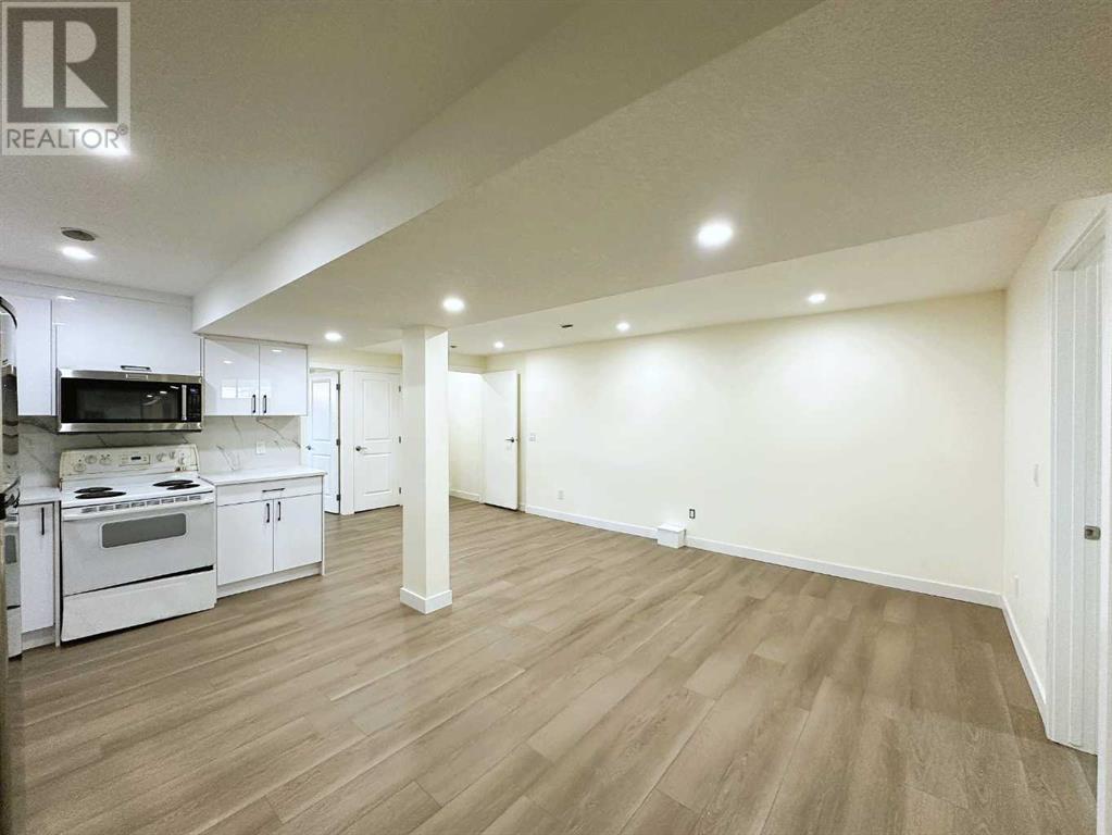 Single Family House Bi-level for Sale in  Falworth Way NE Falconridge Calgary 