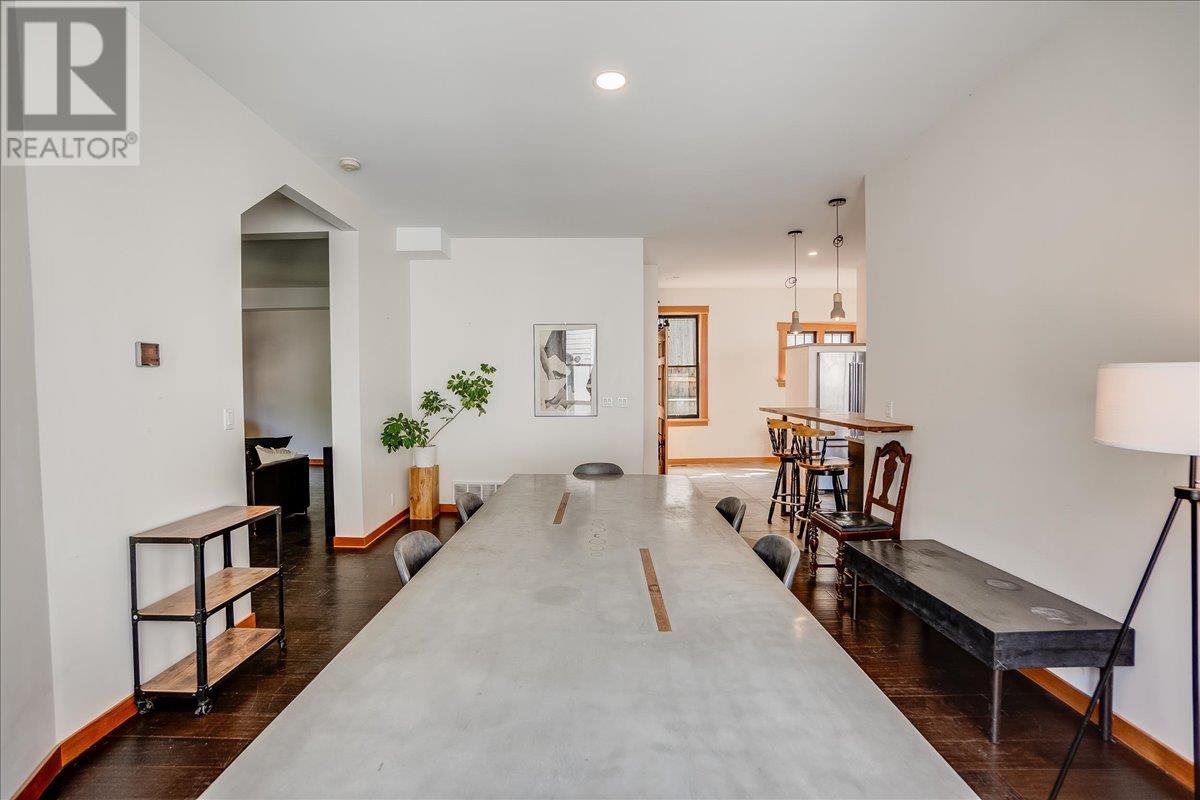 922 FRONT Street, Nelson