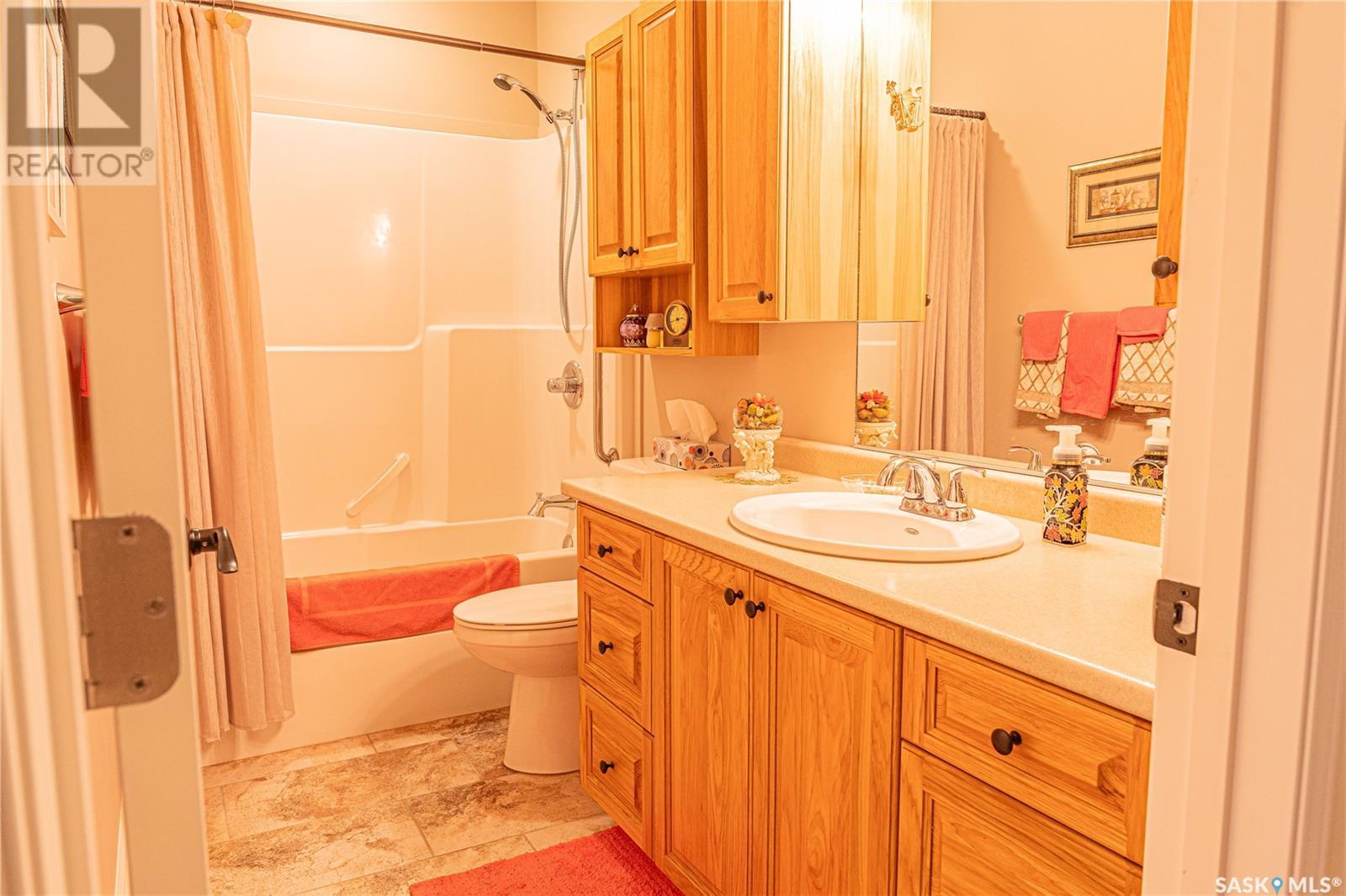 Photo 15 of 101 2800 Lakeview Drive, Prince Albert SK