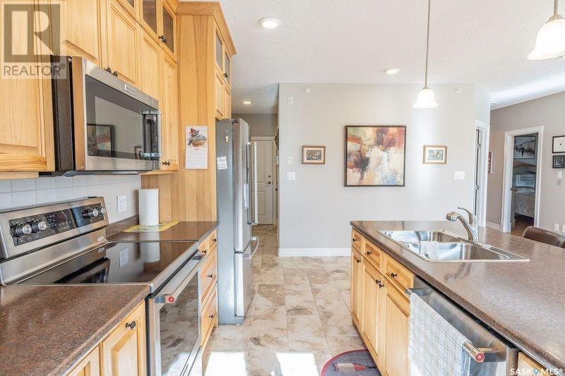 Photo 4 of 101 2800 Lakeview Drive, Prince Albert SK