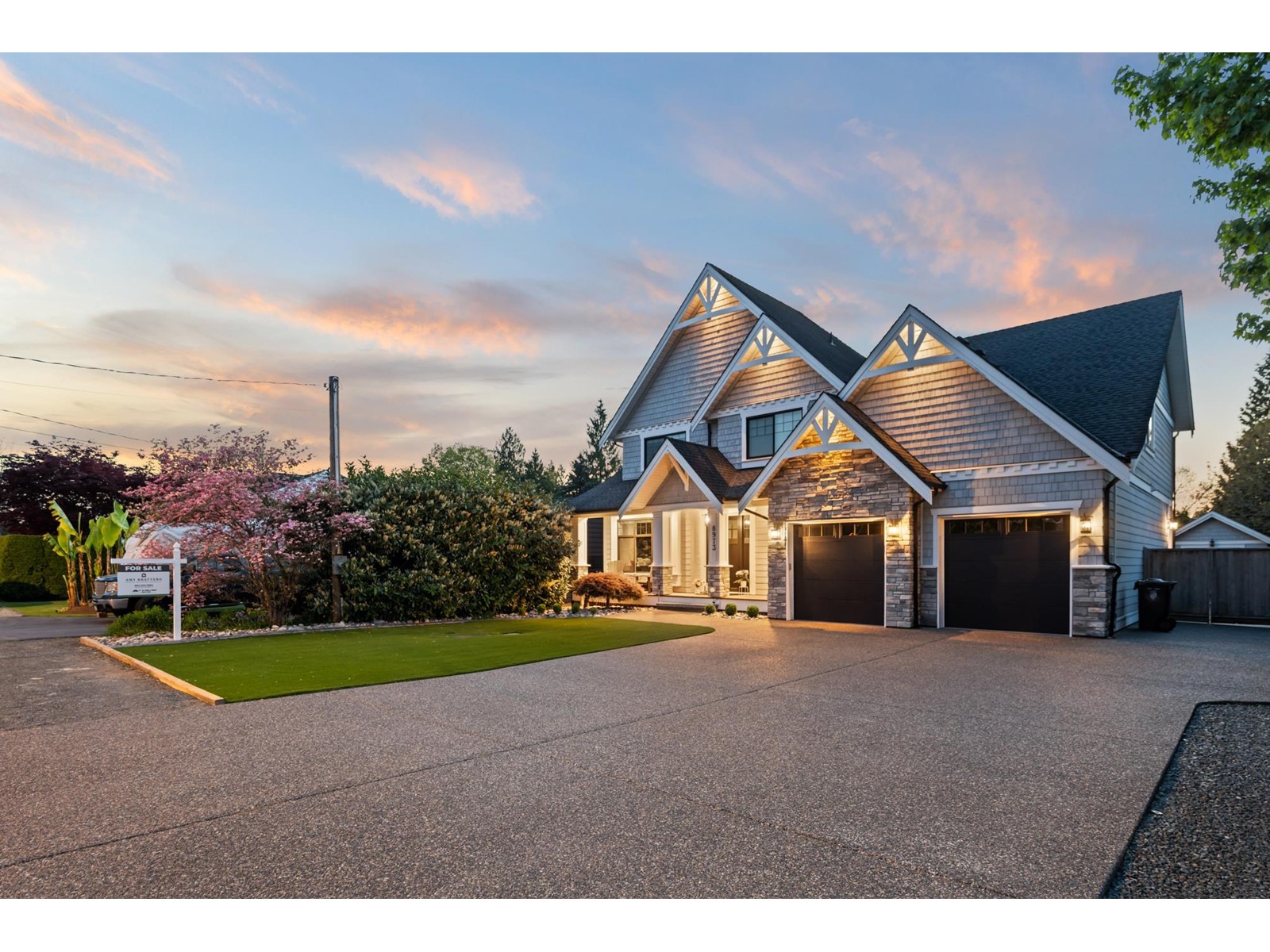 Photo 2 of 8973 Mackie Street, Langley BC