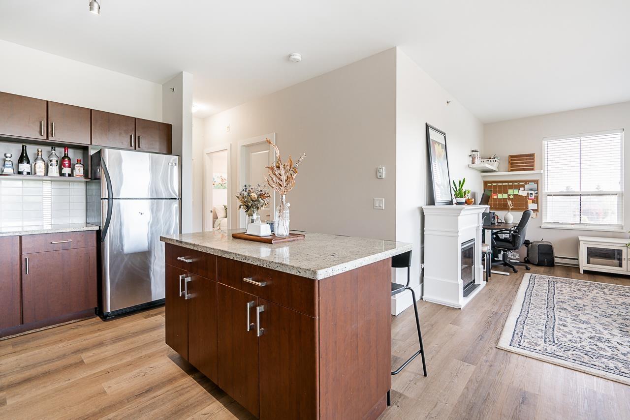Photo 4 of 410 19830 56 Avenue, Langley BC