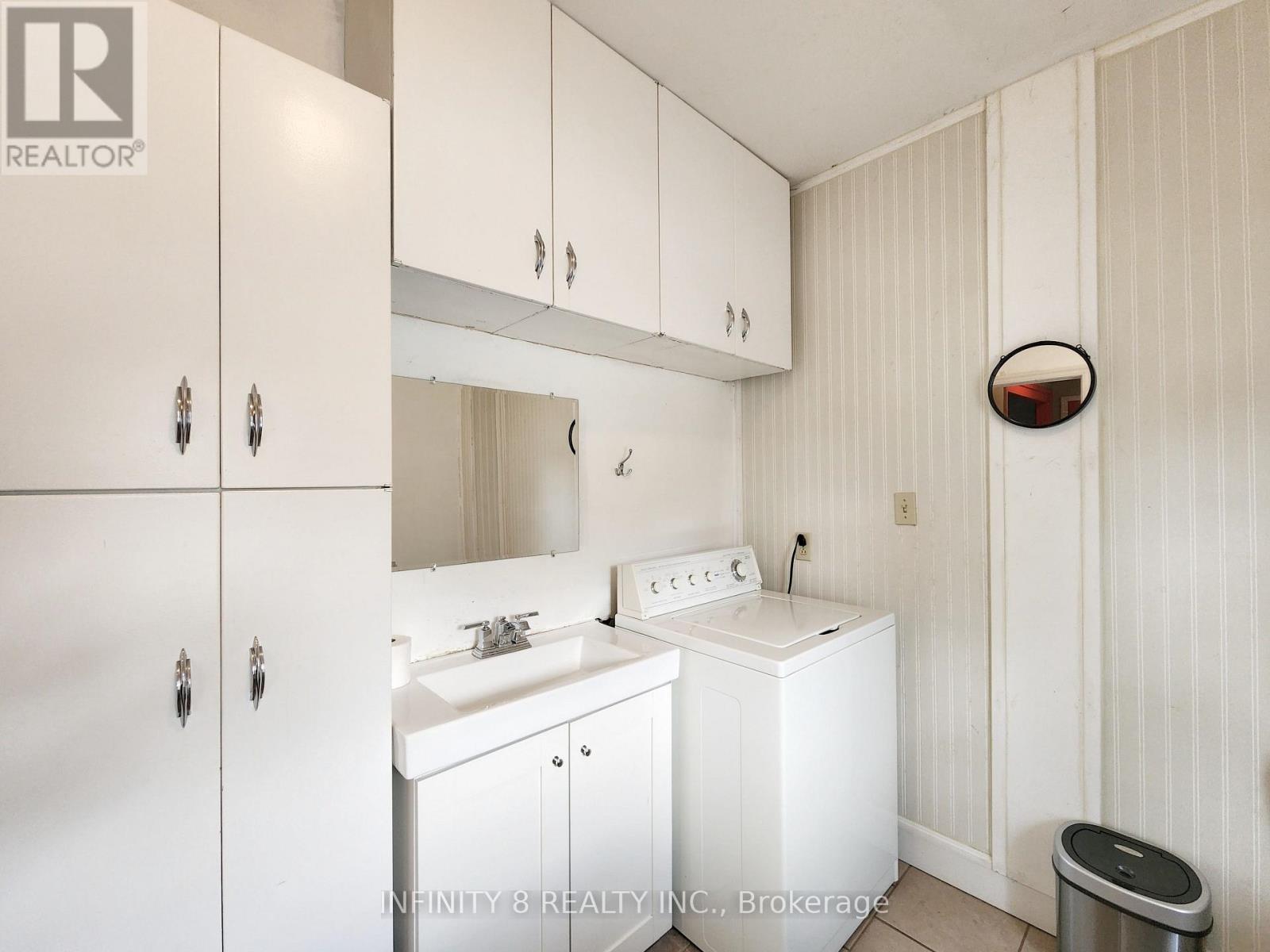 Photo 15 of 5958 Summer Street W, Niagara Falls ON
