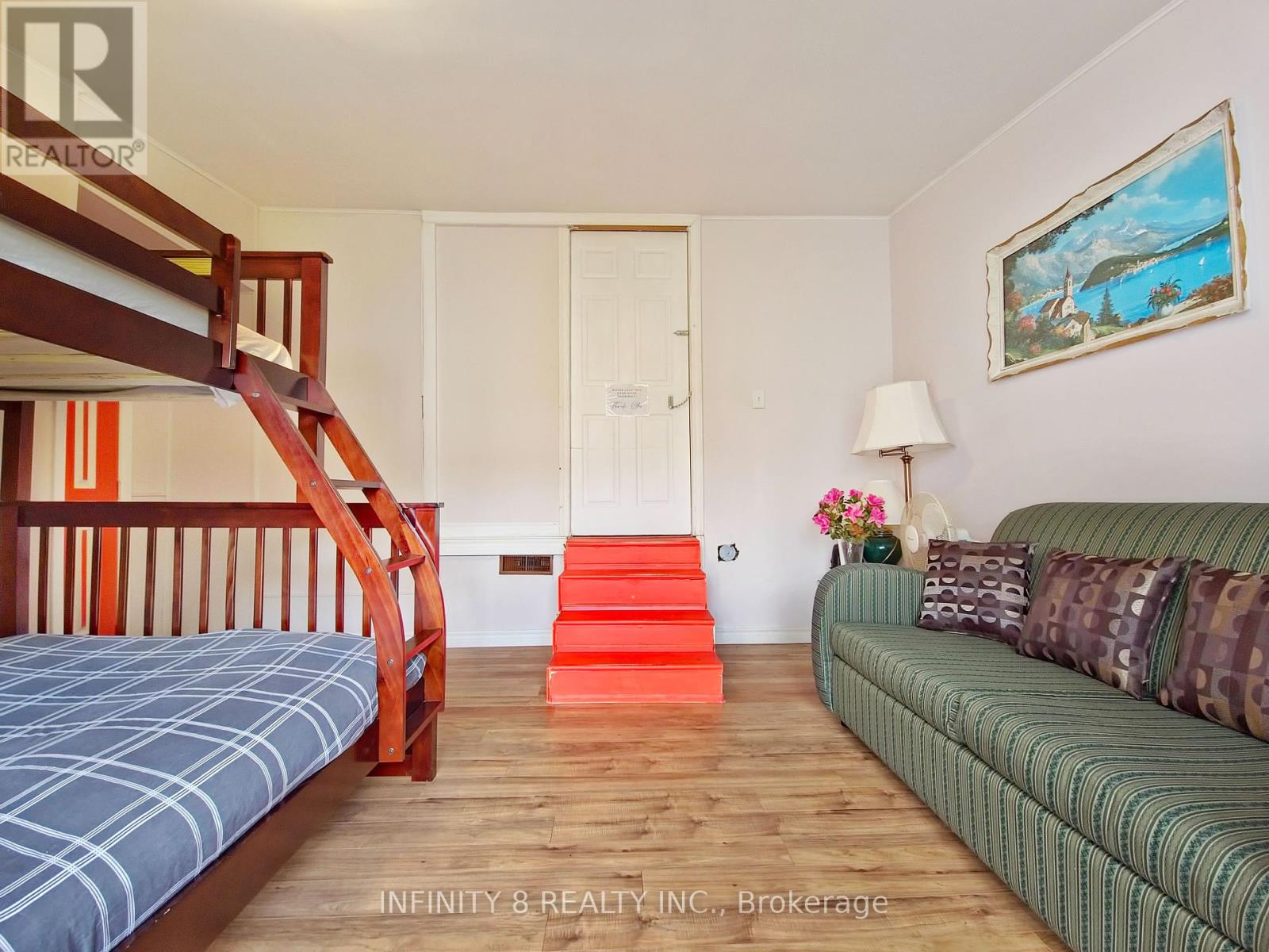 Photo 17 of 5958 Summer Street W, Niagara Falls ON