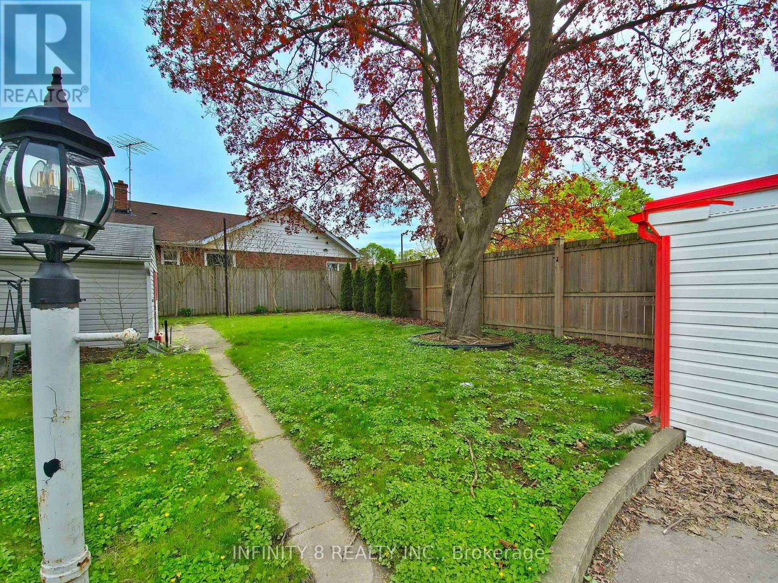 Photo 31 of 5958 Summer Street W, Niagara Falls ON