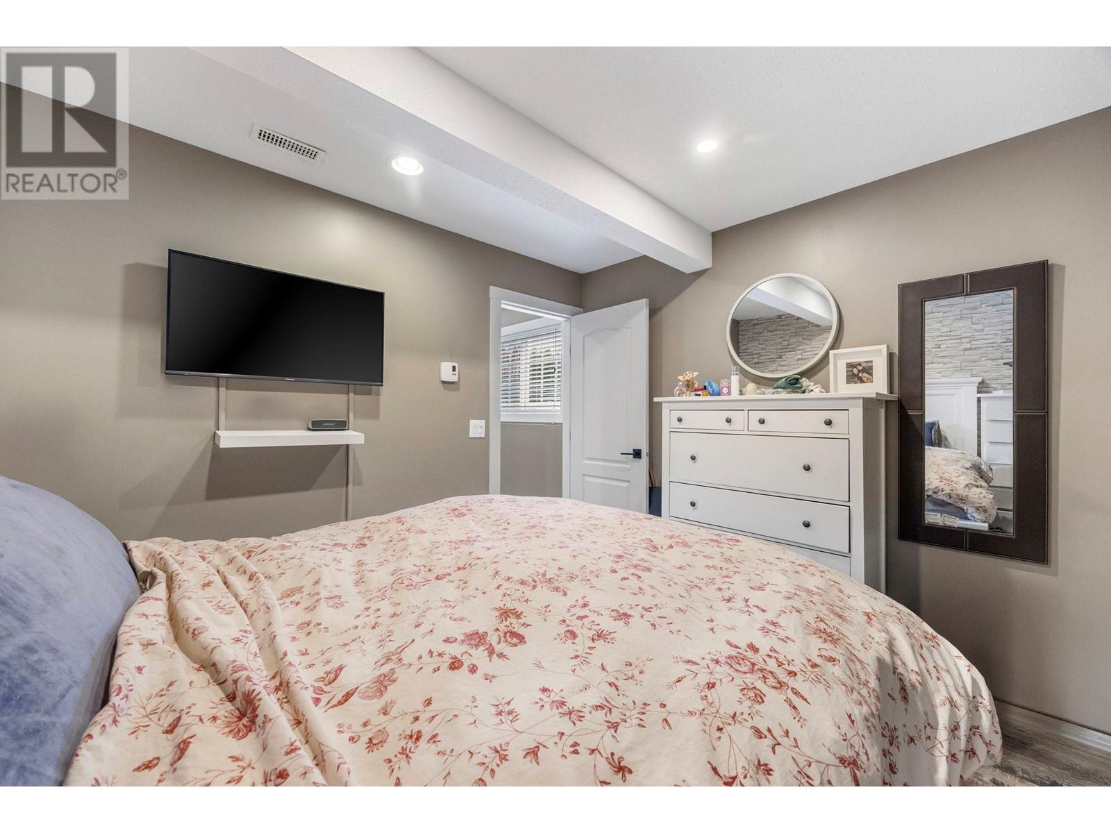  2340 Shannon Woods Drive, West Kelowna