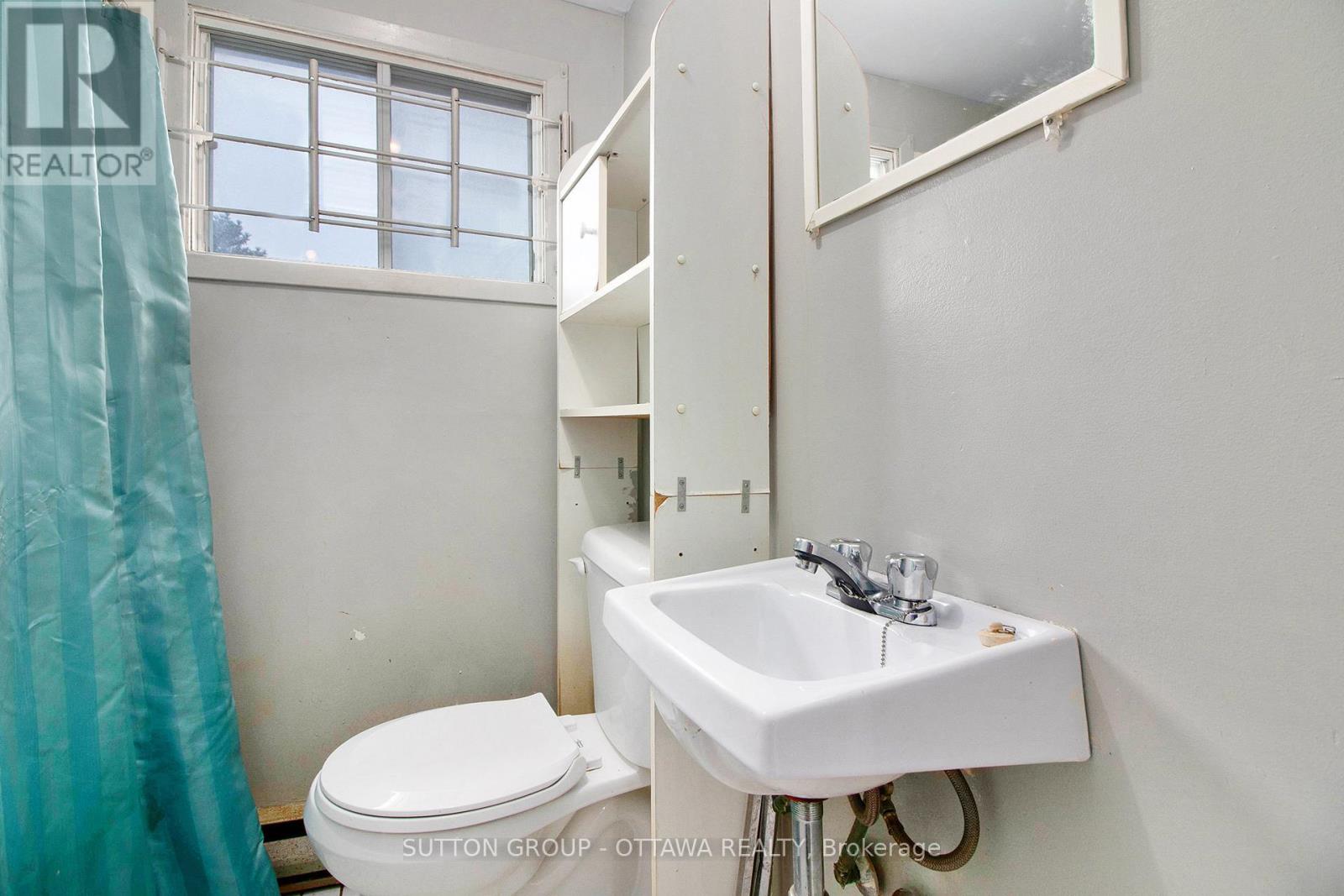 Photo 16 of 397 Montreal Road, Ottawa ON