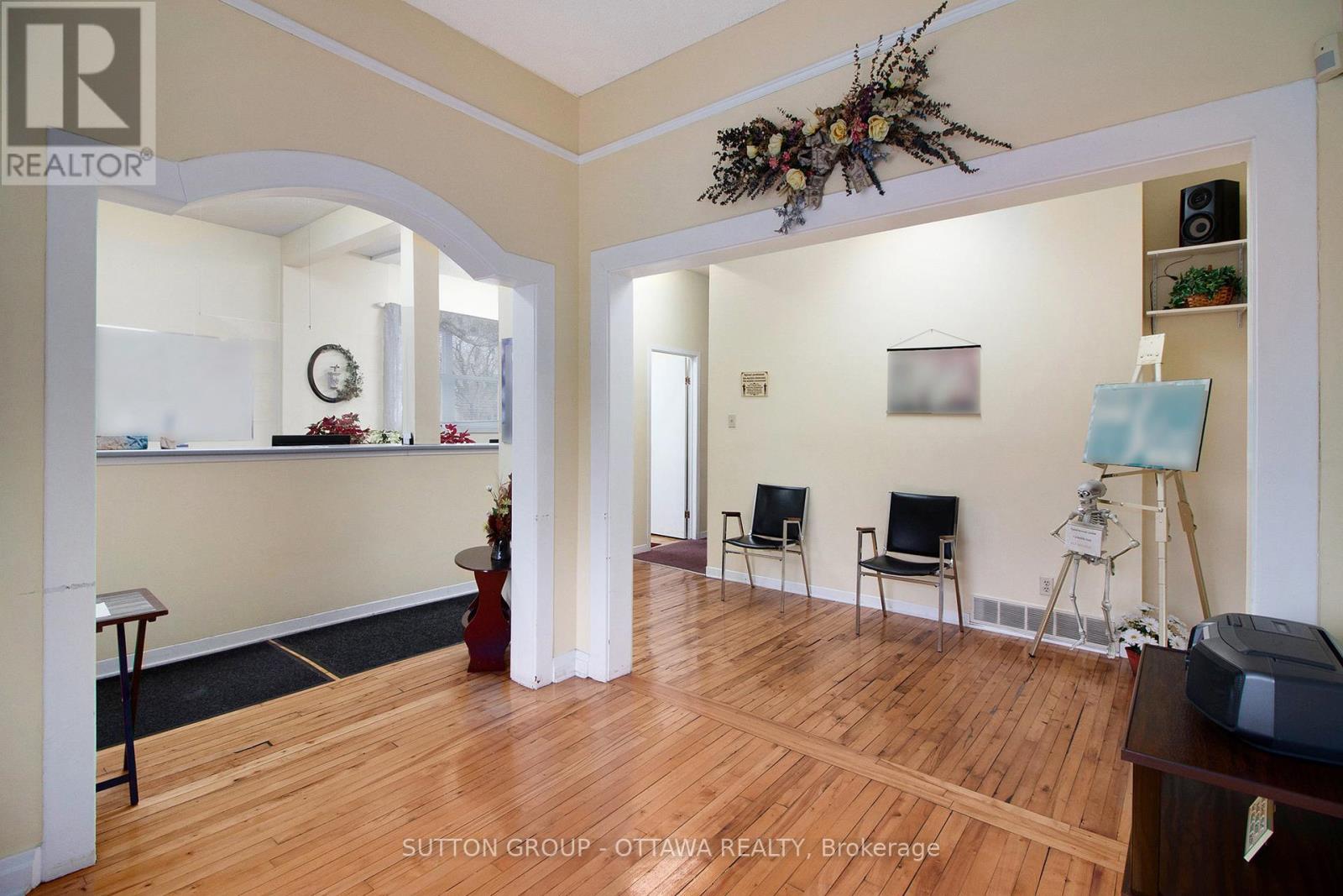Photo 6 of 397 Montreal Road, Ottawa ON